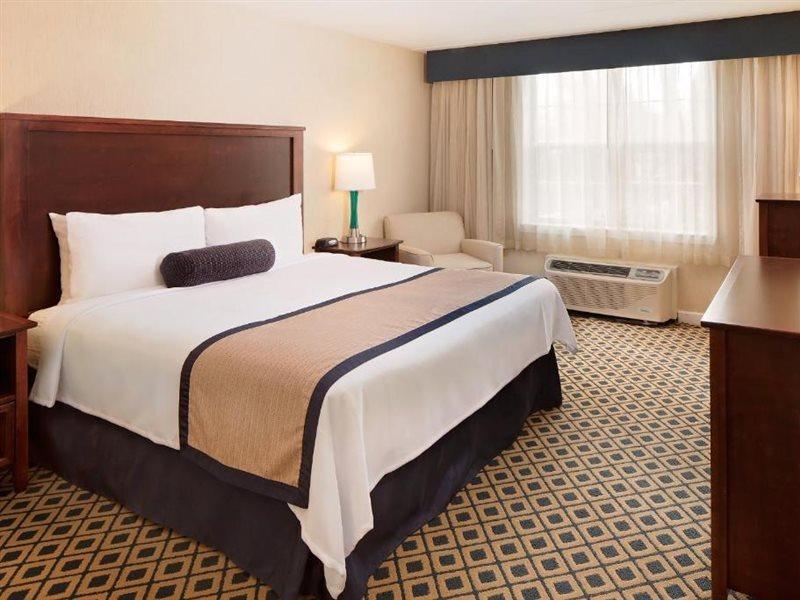 Westford Regency Inn & Conference Center Zewnętrze zdjęcie